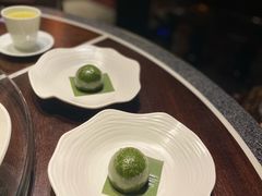 咸蛋黄肉松青团-杭州西子湖四季酒店·金沙厅