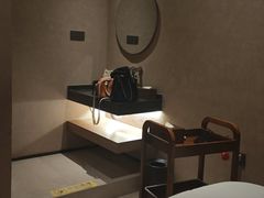 -灸春堂·艾灸·痛症·整脊连锁(之江银泰店)