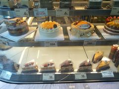 面包甜点陈列柜-皇后饼店(财富广场店)