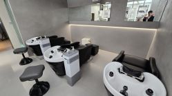 -Z.X HAIR SALON张新美业