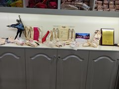 -上海路易十四芭蕾良品舞蹈用品店(美丽华商务中心店)