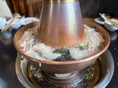 -果松木炭酸菜铜火锅·外婆参鸡汤