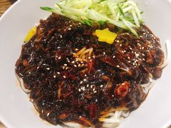韩式炸酱面-吴草鸡爪오초닭발韩食堂(融恒盈嘉中心店)
