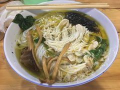 -越洋肖氏老米线(杨家坪店)