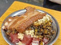 -梁阿婆廿年老牌扣肉糯米饭