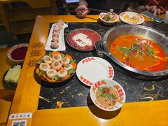 -憨孃孃·重庆老火锅(红山黑金店)