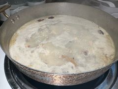 -洪氏嗨捞·广东猪肚鸡·椰子鸡火锅(西咸万象城店)