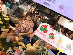 -席娜卡琳火车铁道夜市