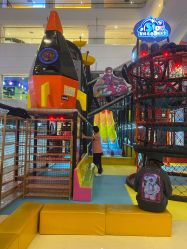 -星际乐园(红博中央公园店)