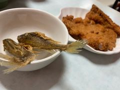酥炸小黄鱼-明呈黄鱼面馆(斜土路店)