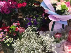 -谷莠子花艺气球派对·绿植造景·花艺沙龙(东海缤纷天地店)