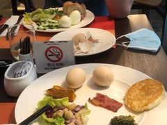 -亚龙湾希尔顿自助餐厅·海鲜·烧烤·沙滩BBQ·现场乐队