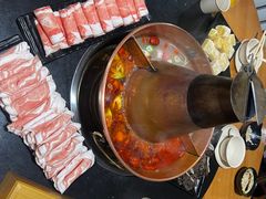 -果松木炭酸菜铜火锅·外婆参鸡汤