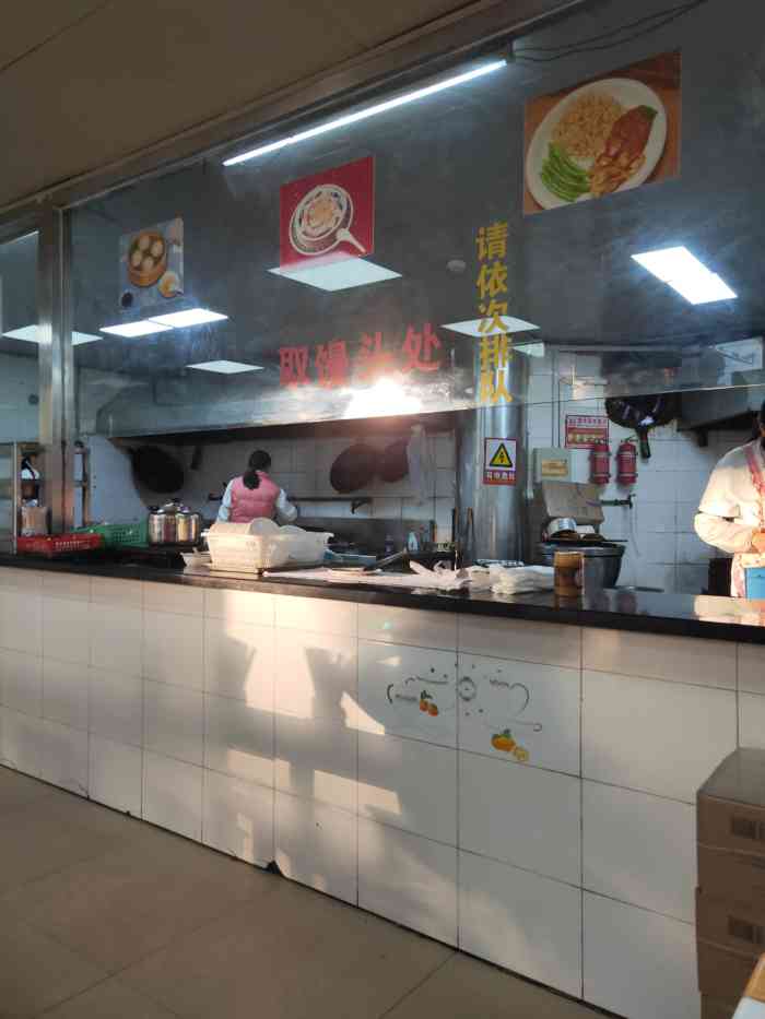 很好吃,他家的生煎真的超级棒了,以后在附近也能经常过来吃,还点了一