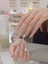 -丽心自助美甲美睫