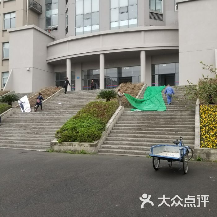 成都信息工程大学银杏酒店管理学院