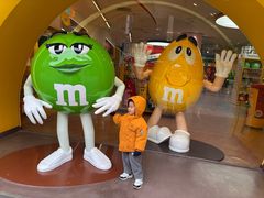 -m豆巧克力世界(上海世茂广场店)