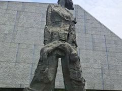 -侵华日军南京大屠杀遇难同胞纪念馆-停车场