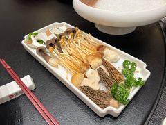 -德天肥牛海鲜火锅(城西银泰店)