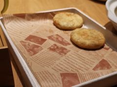 葱肉饼-头上红煨盐鸡·非遗院子餐厅