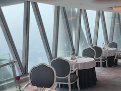 -广州塔卢特斯法国旋转餐厅