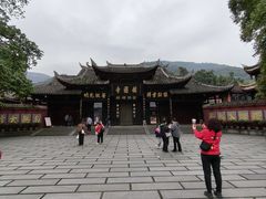 -峨眉山报国寺