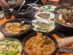 -云海肴·汽锅鸡·云南菜(天山百盛优客店)