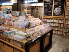 面包甜点陈列柜-猫的天空之城概念书店(苏州诚品店)