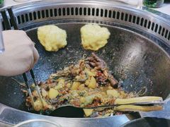 -哈尔滨烧烤·山河村铁锅炖(交大店)