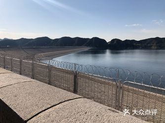 密云水库远看，真的非常壮观，湖面宽广，山脉连绵