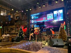 -胡桃里音乐餐厅(陶溪川店)(川湘赣菜·世界百大酒庄直供红酒·音乐表演)