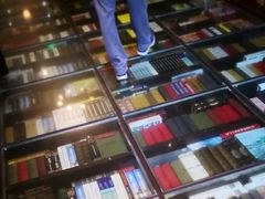 -钟书阁(松江泰晤士小镇店)