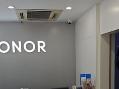 -荣耀授权专卖店(黄浦浙江中路店)