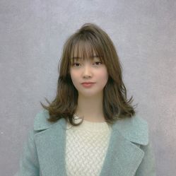 -诗悦发型烫染SALON
