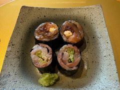 板前三文鱼矶边卷-鮨冠OMAKASE食べ放题(北京首店)