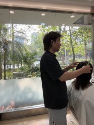 -首脑美发沙龙