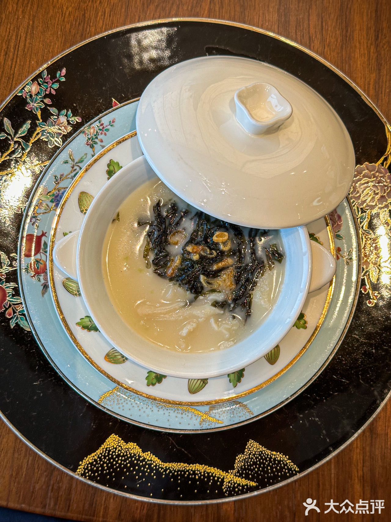 打卡望出去就是魔都三件套的餐厅