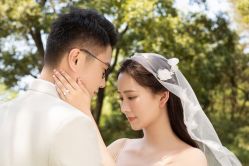 -雪中彩影婚纱摄影·微光艺术中心