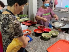 -张阿三馄饨店