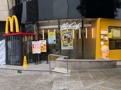 门面-麦当劳(展览路店)