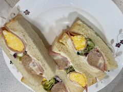 金枪鱼火腿蛋色拉三明治-盒马鲜生(宝地店)