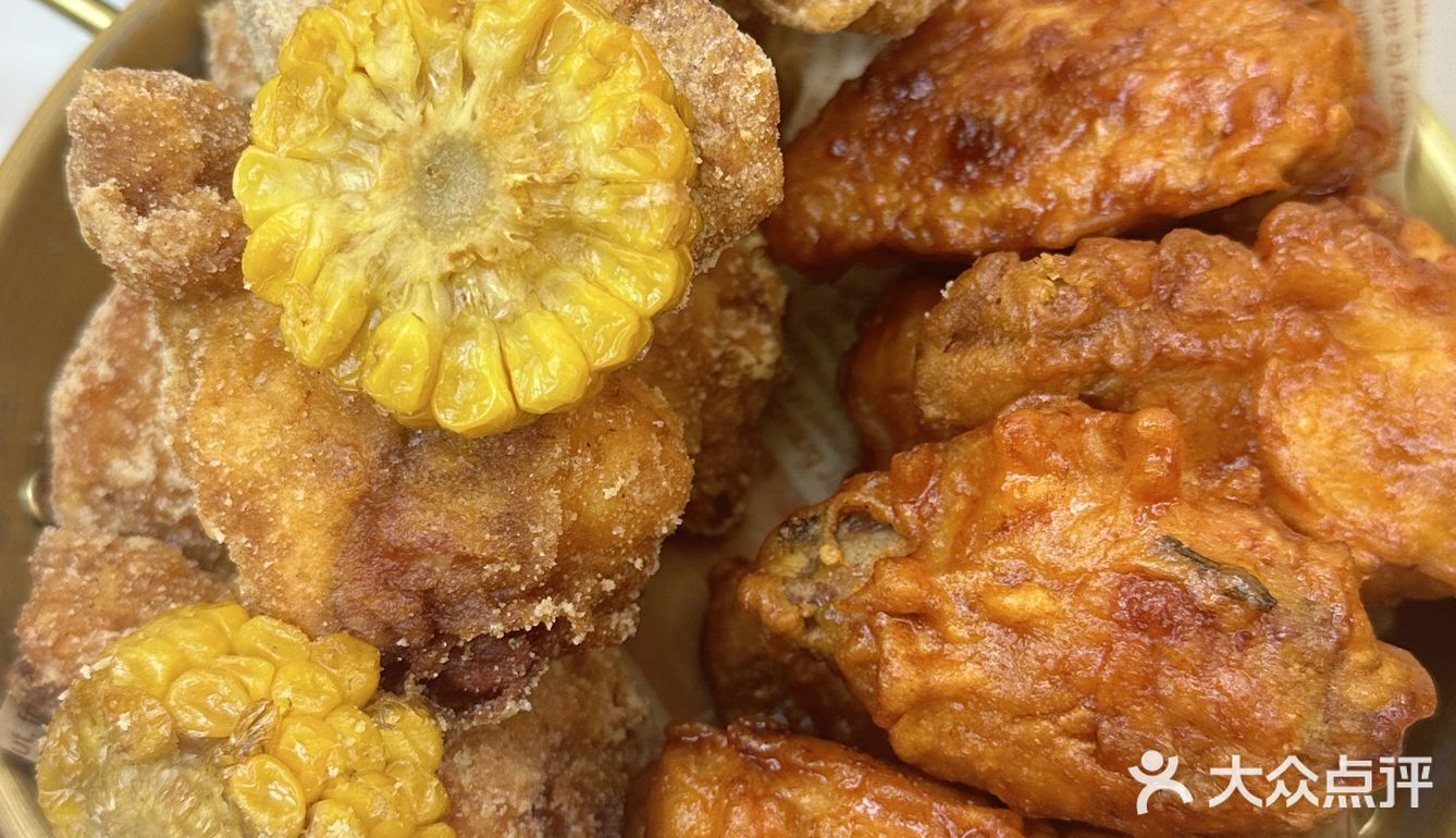 一家开在德思勤“胖东来”旁边的韩式炸鸡店