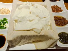-95号酱骨·一块豆腐(展春园西路店)