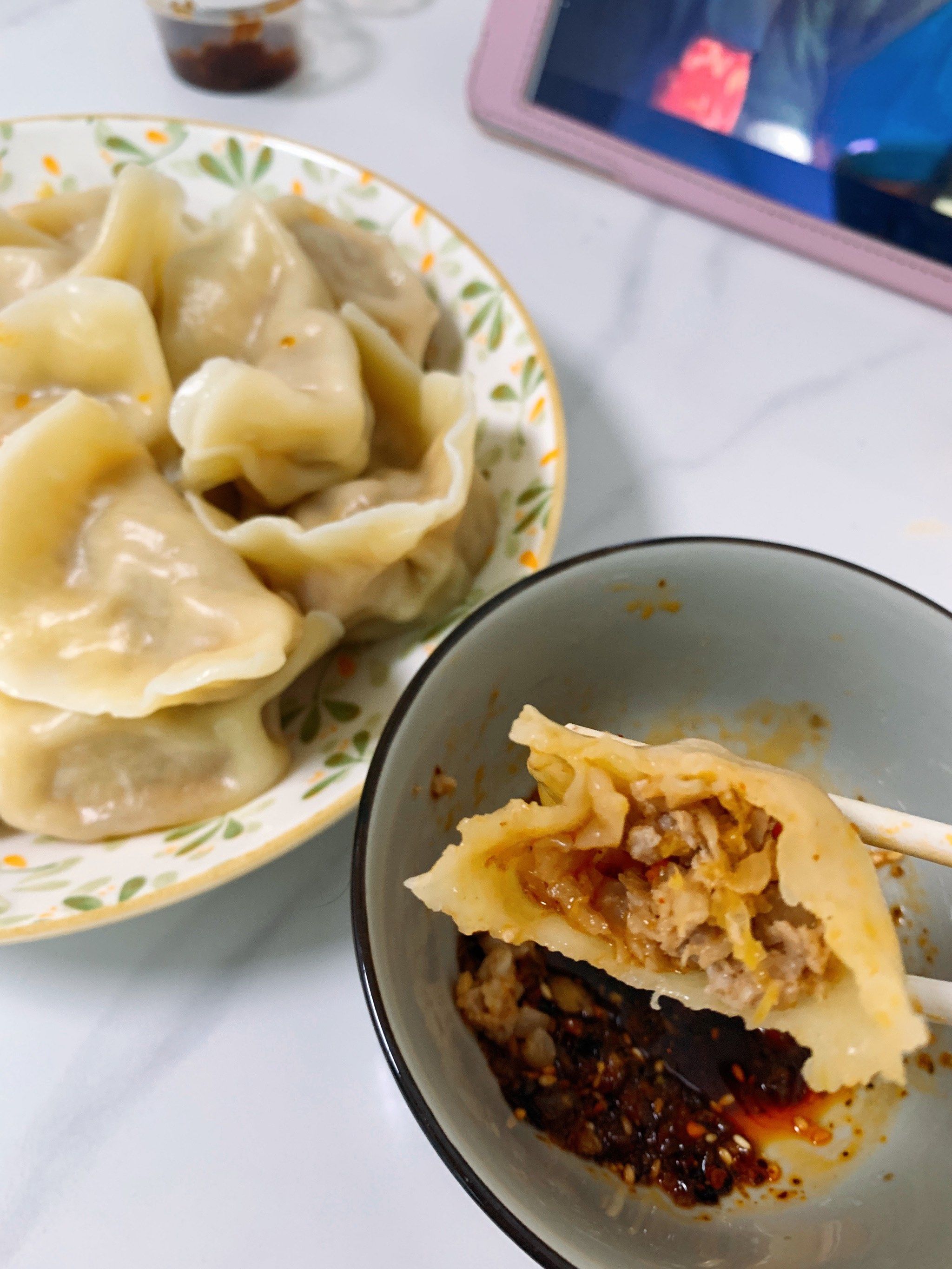 今天的手工酸菜猪肉饺子