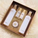 伊‌思‎红‌参​蜗‌‎牛​乳​液​25ml