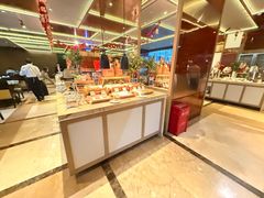 -大中华希尔顿酒店-念自助餐·嗨啤·小龙虾