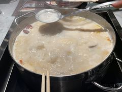 -尚尚仙·酸汤猪手·猪肚鸡火锅(华联万柳购物中心店)