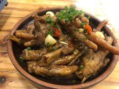 老武汉烧鸡爪-霄汉牛三鲜湖北砂锅菜(万松园2店)