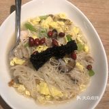 撤空盘很及时，服务员态度很好