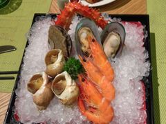 -华邑酒店·鲜艳全日自助餐厅